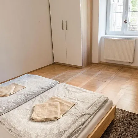 Lion 2, Big Size, High Ceilings, Garden Apartment Bratislava