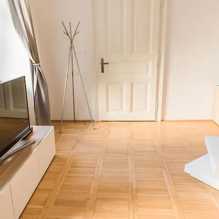 Apartamento Lion 2, Big Size, High Ceilings, Garden